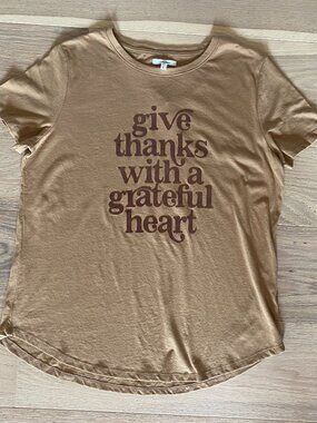 Maurices Brown Short Sleeve Graphic Tee Size Large NWT